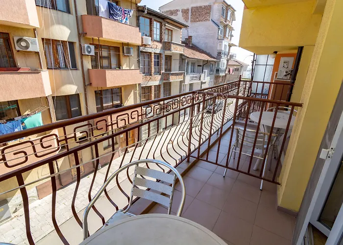 Konukevi Fener Ahyolu