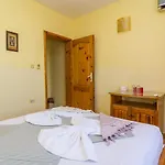 Fener بيت ضيافة