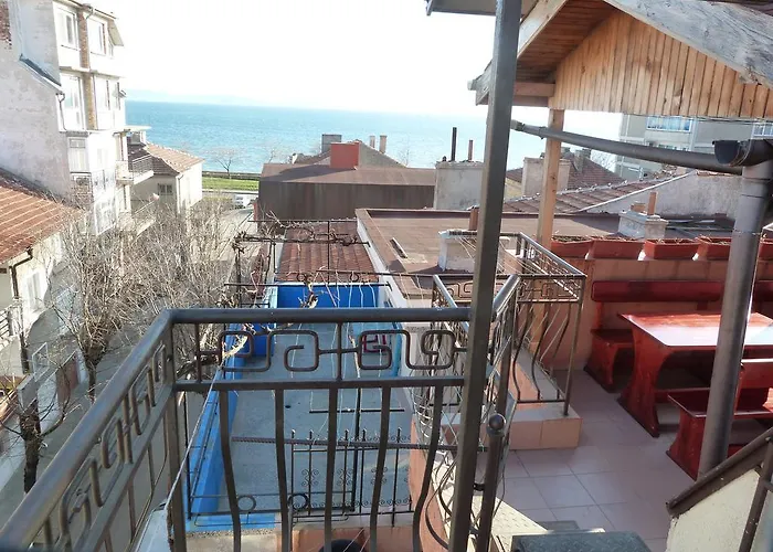 Fener Πανσιόν Πομόριε